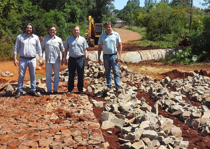 RUA MONSENHOR TESTANI RECEBE MELHORIAS